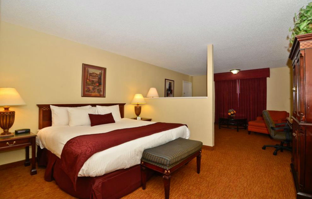Best Western Pine Springs Inn Ruidoso Downs Ruang foto